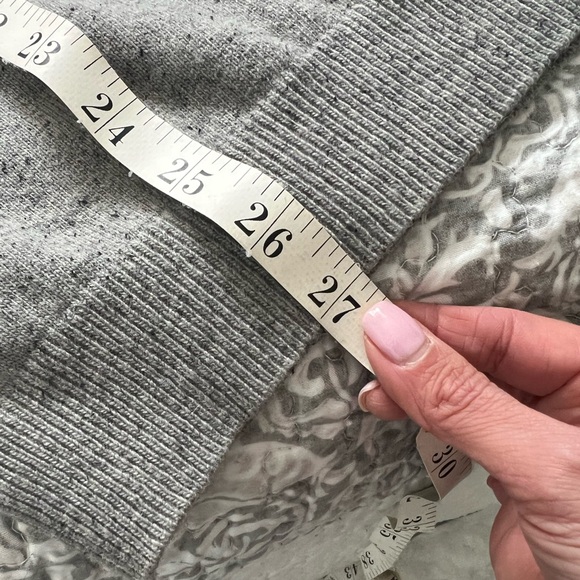 Grey sweater - Picture 7 of 7